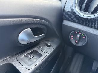 Volkswagen Up! 1.0 MPI 60PK BMT High-UP! ECC Stoelverw. Multifunc. stuur 17” VOL! picture 28