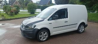  Volkswagen Caddy 2.0-TDI Airconditioning Elektrische ramen Elektrische-spiegels centrale vergrendeling met afstandsbediening Start-Stop systeem Tussenwand met glas Radio-Usb sportvelgen 2016/2