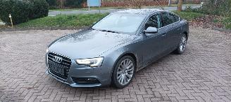 Audi A5 A5 Sportback 2.0-TDi Automaat Navi Bi-xenon&Led Led-Achterlichten Climatecontrol CruiseControl Stoelverwarming Lichtautomaat Regensensor Trekhaak Parkeersensoren 18-inch Audi velgen 2016/2