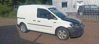Volkswagen Caddy Bj:02-2016 Lkw Facelift model 2.0 TDI DPF 75pk Airconditioning Elektrische ramen Elektrische-spiegels met verwarming Centrale vergrendeling met afstandsbediening Start-Stop systeem Tussenwand met glas achteruitrijspiegel Radio met usb schuifdeur Rechts la 2016/2