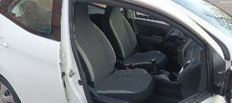 Toyota Aygo Facelift X-Play 1.0-VVT-i Airconditioning Led-Dagrijverlichting Led-Achterlichten Elektrische ramen Elektrische-spiegels centrale deurvergrendeling met afstandsbediening picture 20