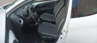 Toyota Aygo Facelift X-Play 1.0-VVT-i Airconditioning Led-Dagrijverlichting Led-Achterlichten Elektrische ramen Elektrische-spiegels centrale deurvergrendeling met afstandsbediening picture 13