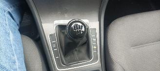 Volkswagen Golf Bj:12-2013 1.2-TSI 105pk Comfortline Climatecontrol CruiseControl Stoelverwarming Lichtautomaat Privacyglas Radio met Infotainment systeem Automatische dimmende binnenspiegel 4xElektrische ramen Elektrische-spiegels met parkeerstand Regensensor Lichtautom picture 18