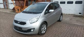 krockskadad bil auto Kia Venga Dream team 1.6-Benzine Automaat Keyless-entry Climatecontrol Stoelverwarming Lichtautomaat Privacyglas leren stuurwiel mistlampen Parkeersensoren Trekhaak 16-inch Kia velgen 2013/8