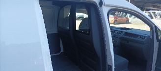 Volkswagen Caddy 2.0-TDI Euro6 75pk Airco Start stop systeem Elektrische ramen Elektrische-spiegels met verwarming Centrale vergrendeling met afstandsbediening Stoffen bekleding Tussenwand met glas Achteruitrijspiegel Laadvloer orgineel vw hout Antislip rubberen mat in  l picture 14
