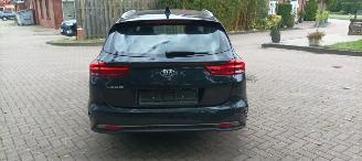 Kia Ceed 1.6-CRDI 136pk Ceed Sportswagon Spirit Navi JBL-sound systeem Camera Leder Sportstoelen Memory Full-Led koplampen Led achterlichten Elektrische achterklep Keyless-entry Climatecontrol CruiseControl 4xStoelverwarming Blindspot Automatisch inparkeren chrome picture 6