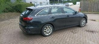 Kia Ceed 1.6-CRDI 136pk Ceed Sportswagon Spirit Navi JBL-sound systeem Camera Leder Sportstoelen Memory Full-Led koplampen Led achterlichten Elektrische achterklep Keyless-entry Climatecontrol CruiseControl 4xStoelverwarming Blindspot Automatisch inparkeren chrome picture 8