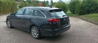 Kia Ceed 1.6-CRDI 136pk Ceed Sportswagon Spirit Navi JBL-sound systeem Camera Leder Sportstoelen Memory Full-Led koplampen Led achterlichten Elektrische achterklep Keyless-entry Climatecontrol CruiseControl 4xStoelverwarming Blindspot Automatisch inparkeren chrome picture 5