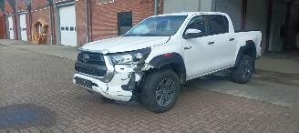 Schadeauto Toyota Hilux 2.8D  204pk Automatik 4x4 Double Cab Climatecontrol CruiseControl Comfort 2024/2