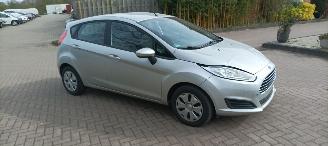 Ford Fiesta 1.5-TDCI airco Stoelverwarming leren stuurwiel led verlichting elektrische inklapbare buitenspiegels met verwarming Centrale vergrendeling met afstandsbediening Parkeersensoren voor en achter picture 11