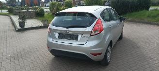Ford Fiesta 1.5-TDCI airco Stoelverwarming leren stuurwiel led verlichting elektrische inklapbare buitenspiegels met verwarming Centrale vergrendeling met afstandsbediening Parkeersensoren voor en achter picture 7