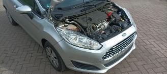 Ford Fiesta 1.5-TDCI airco Stoelverwarming leren stuurwiel led verlichting elektrische inklapbare buitenspiegels met verwarming Centrale vergrendeling met afstandsbediening Parkeersensoren voor en achter picture 16