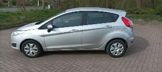 Ford Fiesta 1.5-TDCI airco Stoelverwarming leren stuurwiel led verlichting elektrische inklapbare buitenspiegels met verwarming Centrale vergrendeling met afstandsbediening Parkeersensoren voor en achter picture 3