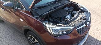 Opel Crossland 1.2-12v Automaat Navi Led koplampen led achterlichten half leren bekleding Stoelverwarming stuurwiel met verwarming inklapbare buitenspiegels chrome design 16-inch velgen Afneembare trekhaak Parkeersensoren voor en achter privacy glas picture 20