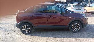 Opel Crossland 1.2-12v Automaat Navi Led koplampen led achterlichten half leren bekleding Stoelverwarming stuurwiel met verwarming inklapbare buitenspiegels chrome design 16-inch velgen Afneembare trekhaak Parkeersensoren voor en achter privacy glas picture 3
