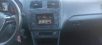 Volkswagen Polo 1.4-TDI Euro-6 Climatecontrol Stoelverwarming Regensensor leren stuurwiel mistlampen Elektrische ramen Elektrische-spiegels met verwarming Centrale vergrendeling met afstandsbediening Start-Stop systeem 15-inch velgen picture 14