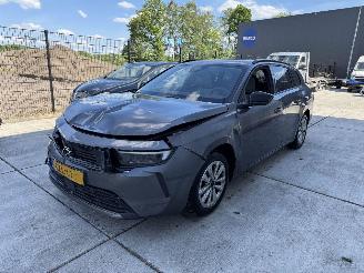 krockskadad bil auto Opel Astra 1.2 Turbo Edition NAVI-PDC-CAMERA 2024/12