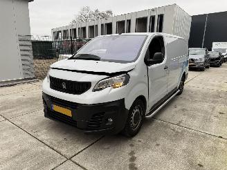 krockskadad bil auto Peugeot Expert 1.5 Bleu HDI 100 S&S L3 AIRCO 2023/6