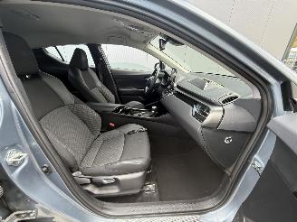 Toyota CH-R 2.0 Hybrid Dynamic -NAVI-PDC-CAMERA-CRUISE picture 12