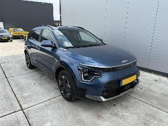 krockskadad bil auto Kia Niro e-Niro Executive Line 64.8 kWh-SCHUIFDAK-LEDER-CAMERA-NAVI 2024/4