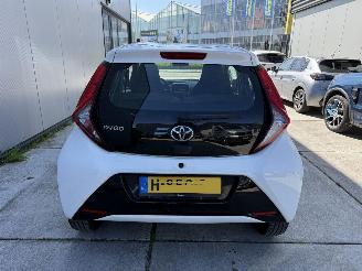 Toyota Aygo 1.0 VVT-i- X-PLAY-CAMERA-NAVI-AIRCO picture 8