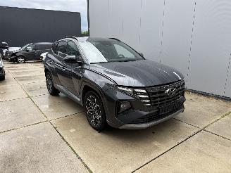 krockskadad bil auto Hyundai Tucson 1.6 T-GDI HEV Comfort-CLIMA-PDC-CRUISE-CAMERA-NAVI 2023/11