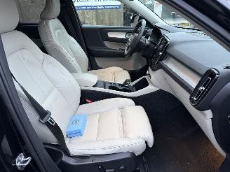 Volvo XC40 2.0 T4 AWD Momentum Pro Nap Nederlandse Auto picture 8