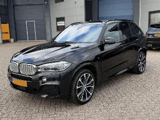 škoda dodávky BMW  X5 XDrive Grijs Kenteken Pano Harman Kardon Head-Up 2018/1