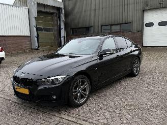 Damaged car BMW 3-serie 320D 190Pk M-Pakket Schuifdak 2019/5