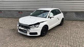 Auto da rottamare Audi A1 A1 Sportback (8XA/8XF), Hatchback 5-drs, 2011 / 2018 1.0 TFSI Ultra 12V 2018/6