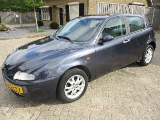 Schadeauto Alfa Romeo 147 1.9 JTD DISTINCTIVE CLIMA 2002/3