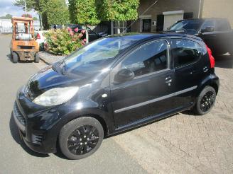  Peugeot 107 1.0-12v XS AIRCO 2011/10