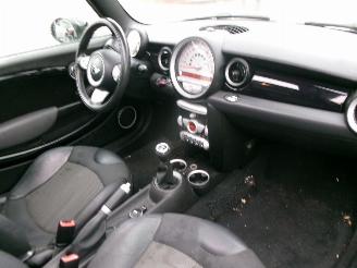 Mini Cooper PEPPER 1.6 I CLIMA PANO picture 14