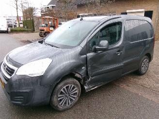 Peugeot Partner 1.6 HDI 75 PREMIUM PACK AIRCO NAVI picture 5