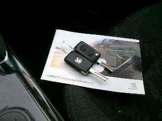 Peugeot 3008 1.6 VTI STYLE CLIMA PANO picture 20