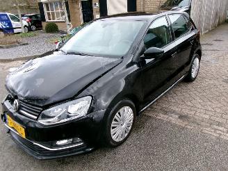 Unfallwagen Volkswagen Polo 1.4 TDI COMFORTLINE CONNECTED SERIES 2016/10