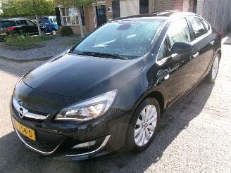  Opel Astra 1.4 COSMO CLIMA NAVI SEDAN 2013/2
