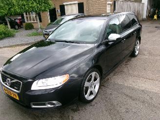 uszkodzony samochody osobowe Volvo V-70 2.4 D5 R-DESIGN SUMMUM GEEN SCHADE 2011/4