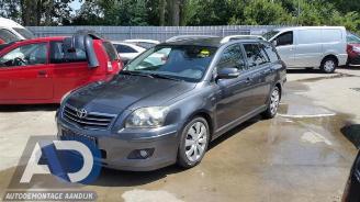Coche siniestrado Toyota Avensis Avensis Wagon (T25/B1E), Combi, 2003 / 2008 2.2 D-4D 16V D-CAT 2006