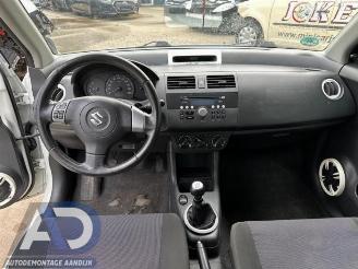 Suzuki Swift Swift (ZA/ZC/ZD1/2/3/9), Hatchback, 2005 / 2011 1.3 VVT 16V picture 12