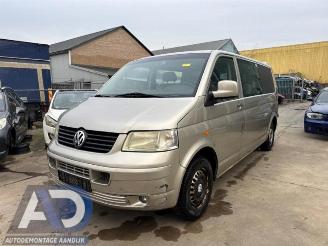 Auto da rottamare Volkswagen Transporter Multivan T5 (7E/7HC/7HF/7HM), MPV, 2003 / 2015 2.5 TDi 2004/5