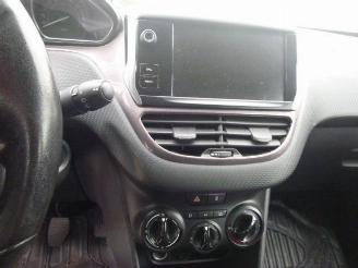 Peugeot 2008 1.6 HDI  9HP picture 14