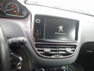 Peugeot 2008 1.6 HDI  9HP picture 19