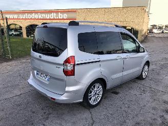 uszkodzony samochody osobowe Ford Tourneo Courier 1.0 ECOBOOST 2017/2