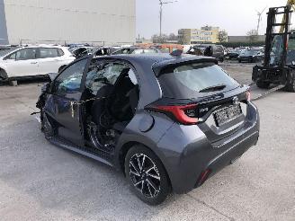 Toyota Yaris 1.5 HYBRIDE picture 2