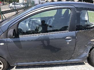 Peugeot 107 1.0 picture 11