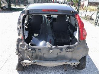 Peugeot 107 1.0 picture 6