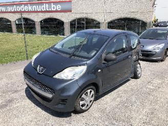 Salvage car Peugeot 107 1.0 2011/7
