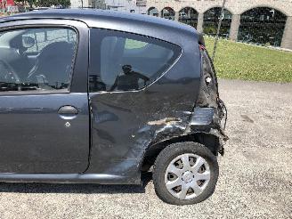 Peugeot 107 1.0 picture 9