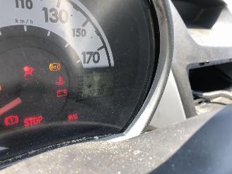 Peugeot 107 1.0 picture 14